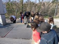  Visite d&#39;installations d&#39;eau potable et assainissement (à Fourques) avec une école primaire - JPEG - 40.8 ko